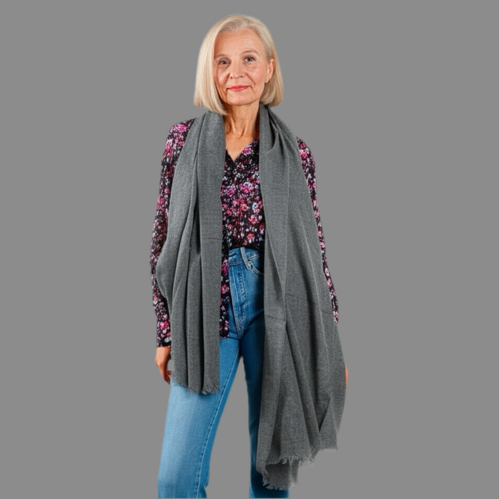 Julian Oversized handwoven pure cashmere scarf