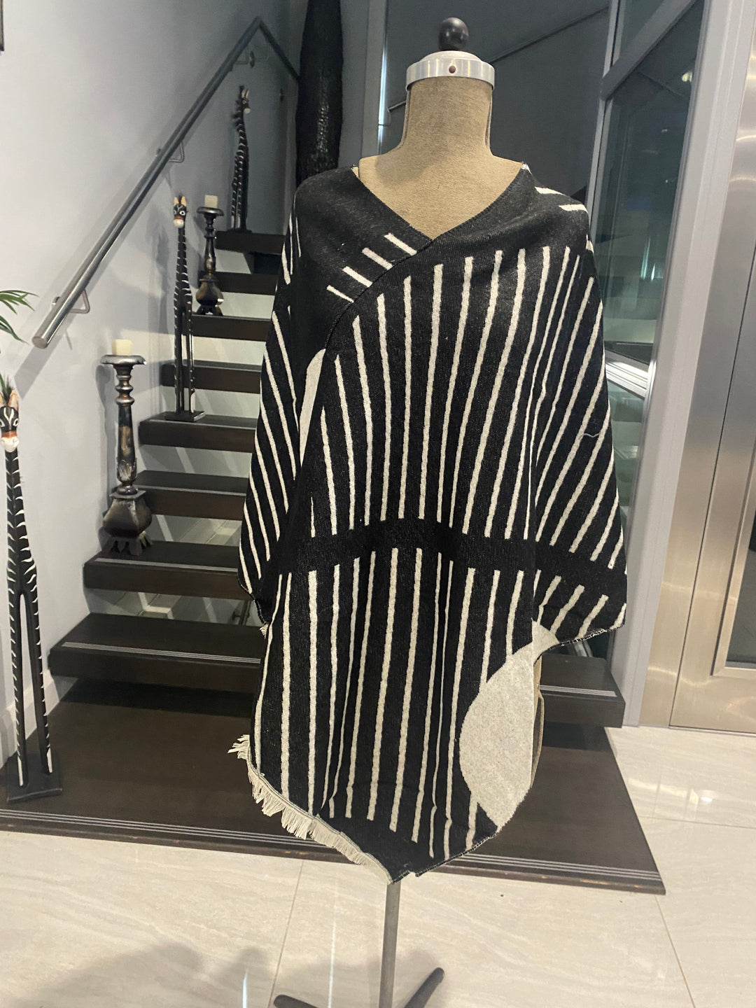 Black Diea Winter Poncho Free size