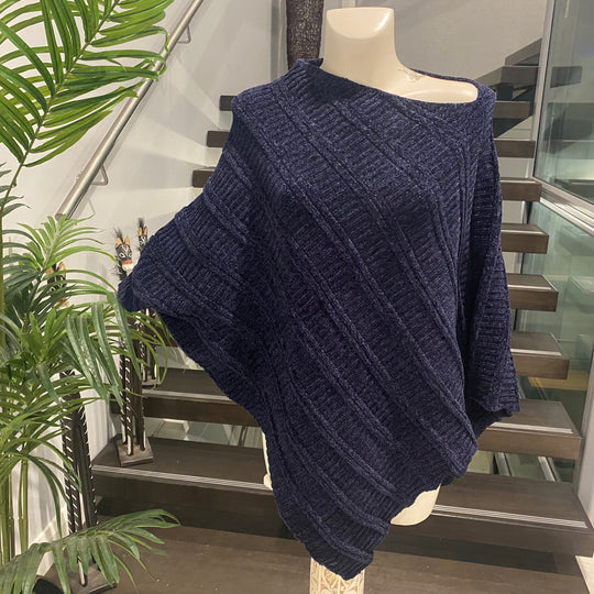 Winter DEIA Poncho Free size