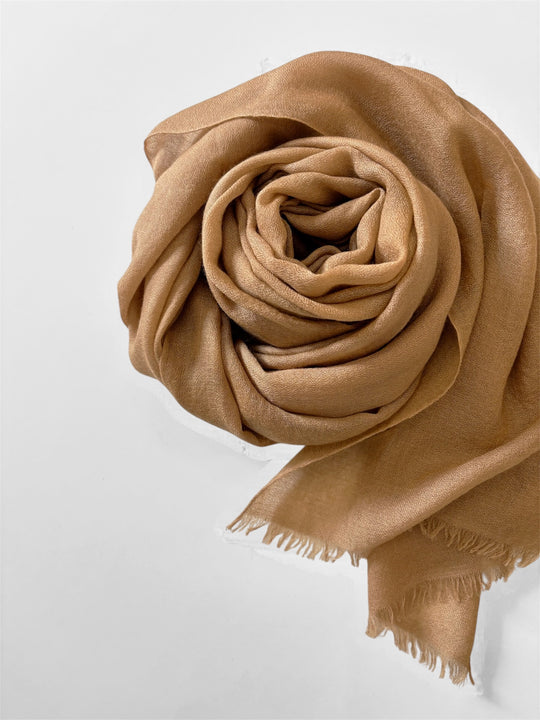 Julian Cashmere Ultra fine  oversized scarf Caramel Honey