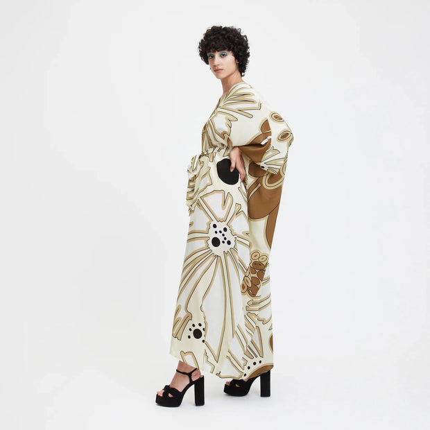 Bouquet Beauty: Women's Kaftan in Luxurious Floral Abstract