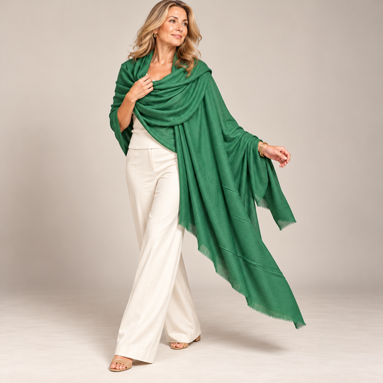 Julian Oversized handwoven pure cashmere scarf-Green Emerald