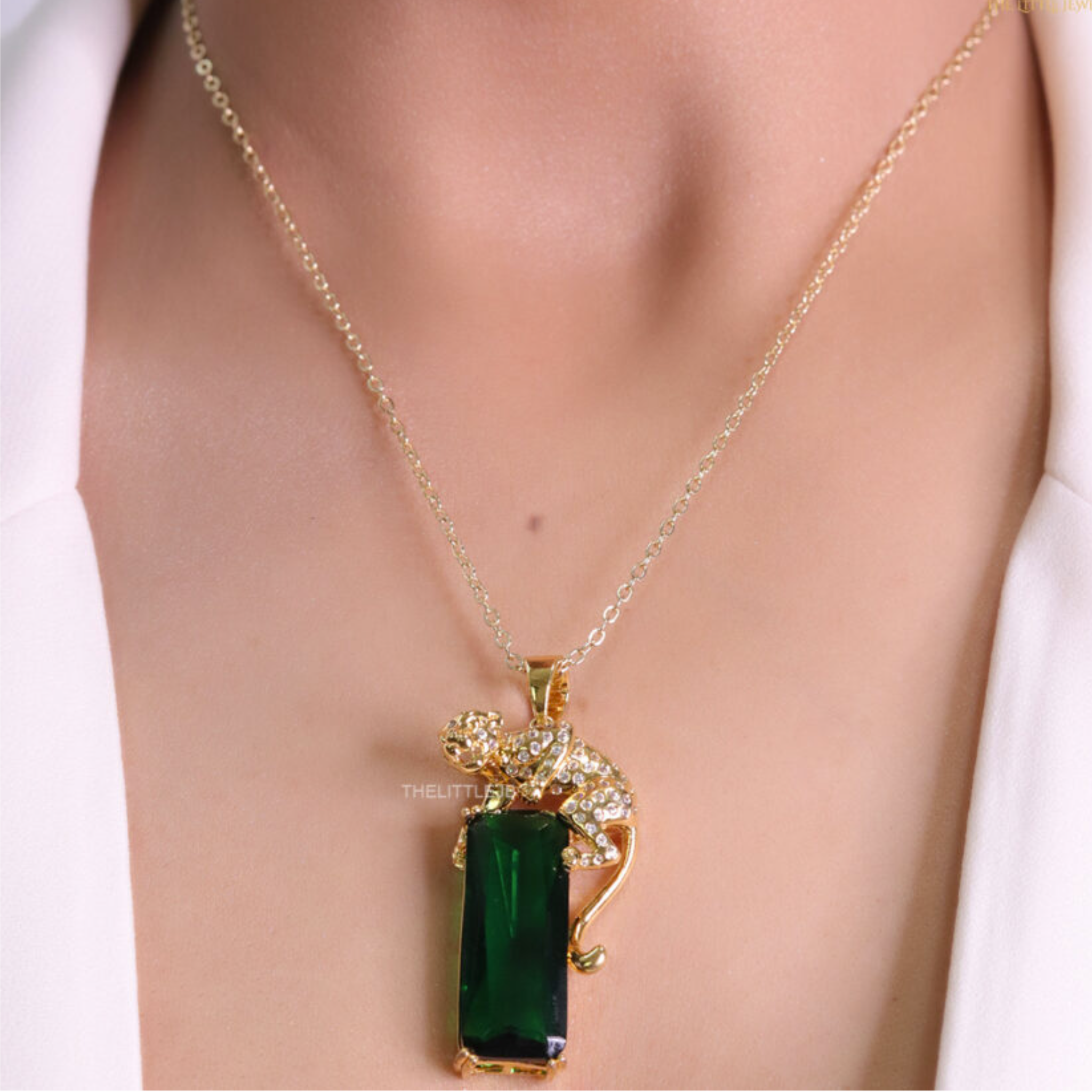 LUXURY EMERALD LEOPARD PENDANT NECKLACE